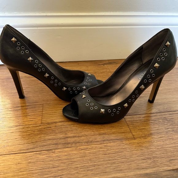 Nine West Women’s Studded Open Toe Leather Black Heels Size 6 - Picture 3 of 9